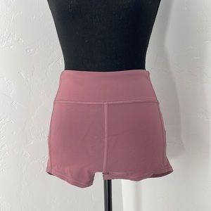 Lululemon in movement 2.5” inseam short size 8 color: mauve